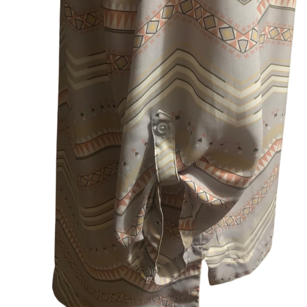Maurice’s Gray Chevron Blouse Plus Size 1 - Picture 2 of 8